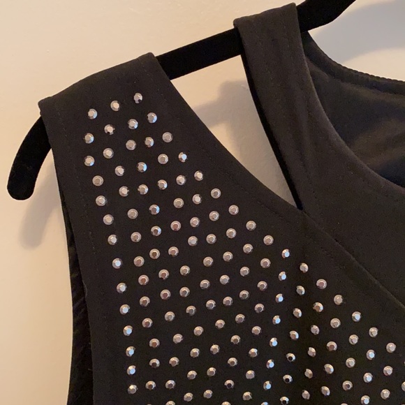 Fabulous piece…tunic with “ready to party” studs - Picture 4 of 11